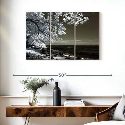 Harnek Black And White Tree