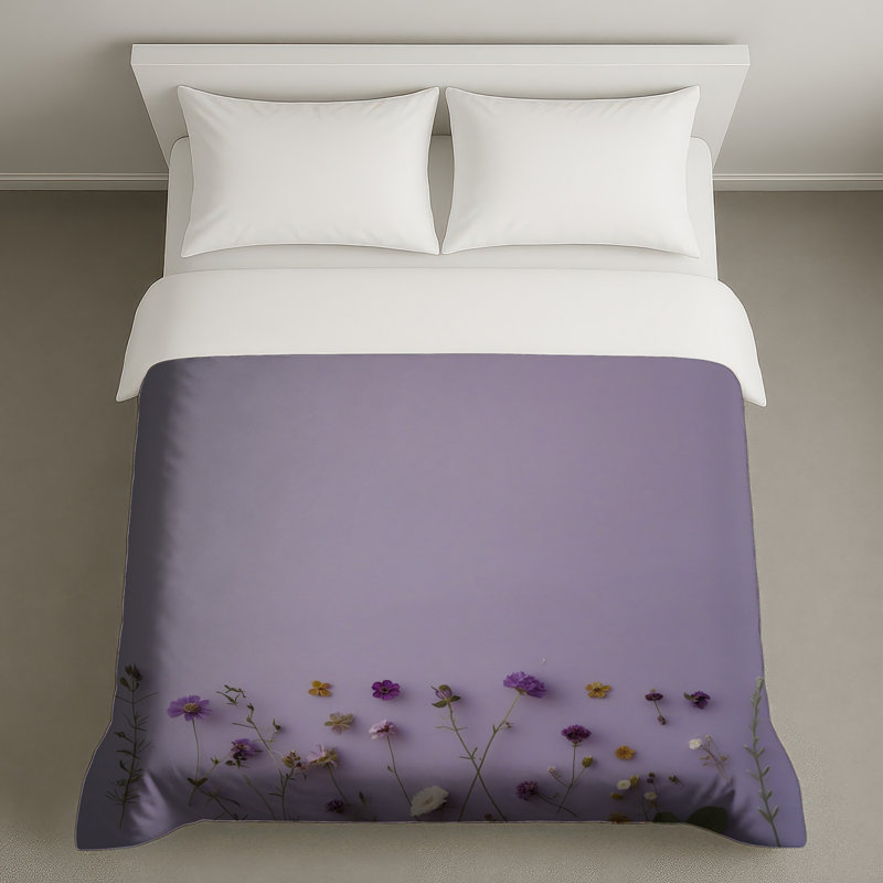 Purple Wildflowers On Lavender Duvet Covers, Grand lit