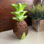Figurine ananas en bois sculptée à la main
