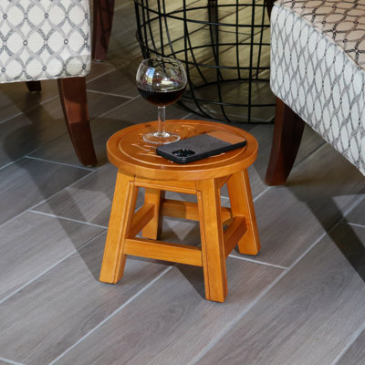 Escabeau en bois naturel, orné d'une jolie feuille d'érable - finition fonctionnelle, décoration captivante