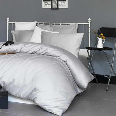 Luxurious Satin Single XL Quilt Cover Set, Light Grey, 61 x 79 Duvet Cover & 31.5 x 31.5 Pillowcase | 100% Cotton Satin, 142 Thread Count | Machine Washable, Elegant Button Closure & Envelope Design for Comfort