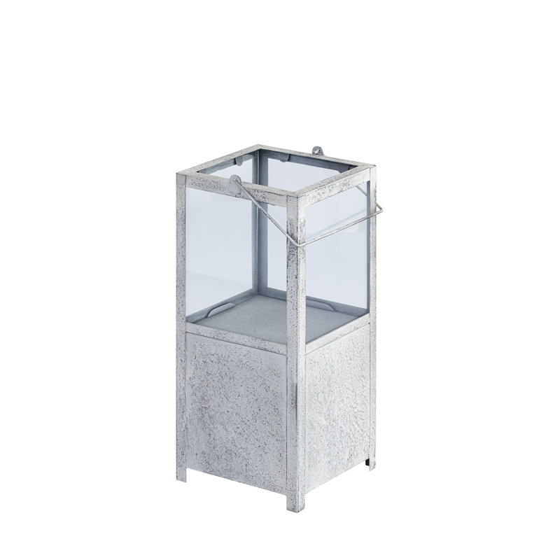Petite lanterne grise antique en fer, H 16 po x l 7 po x P 7 po