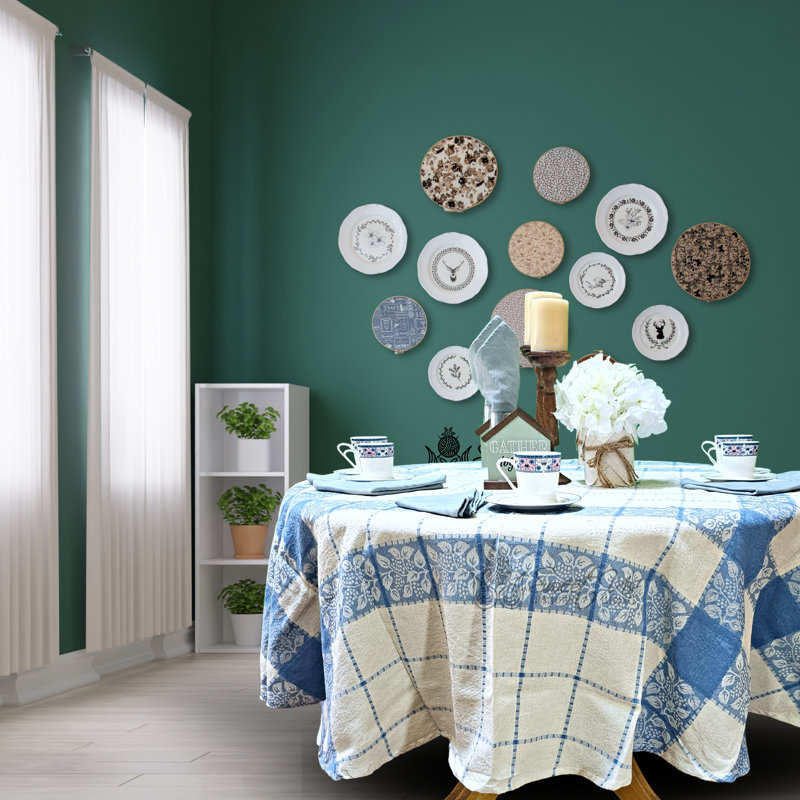 Jacquard Grapevine Tablecloth