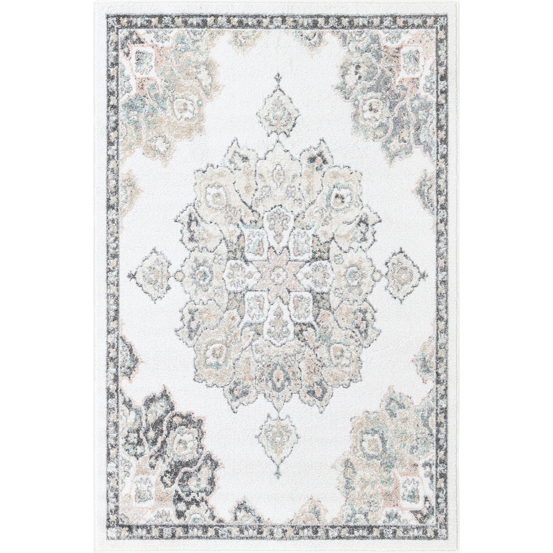 Makay Oriental Indoor Rug, Rectangle 4' x 6'