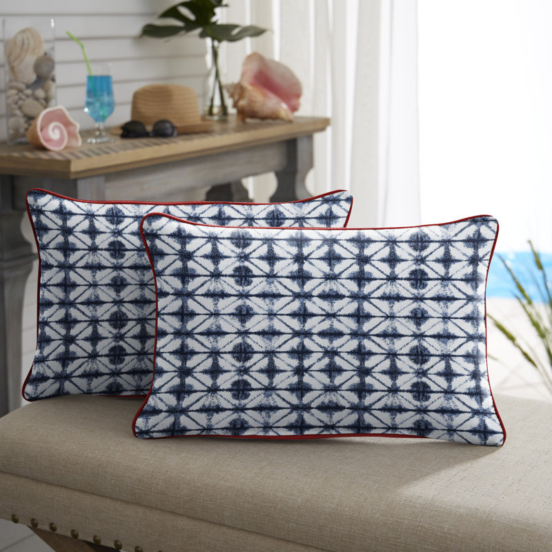 Coussin d'extérieur Gideon, 12 po x 24 po, Rouge