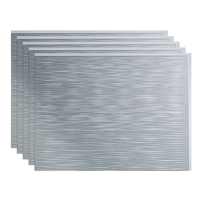 Panneau de dosseret décoratif en vinyle 18,25 po x 24,25 po FASÄDE Ripple