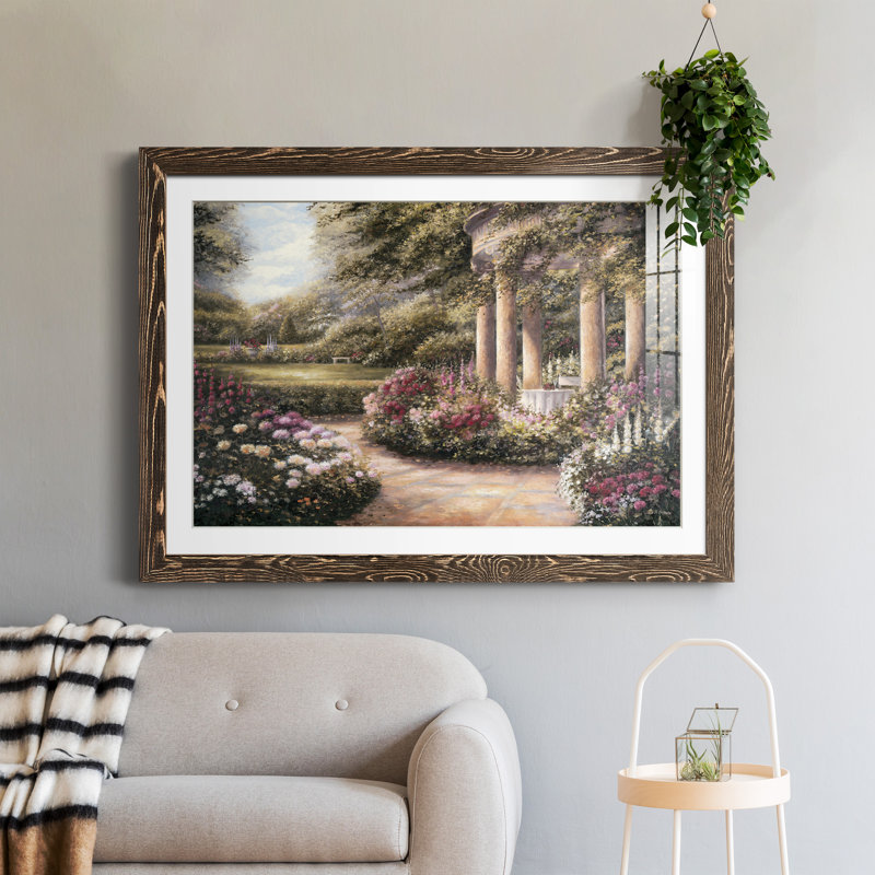 Rose Garden II - peinture encadrée, Encadré de bois de noyer, H 37,5 po x l 27,5 po x P 1,5 po