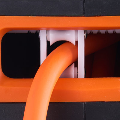 Enrouleur de tuyau en plastique