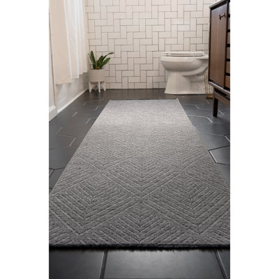 Tapis gris clair lavable à la machine Breneisha