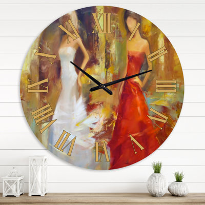 Dame en robe blanche et Dame en robe rouge I - Horloge murale moderne