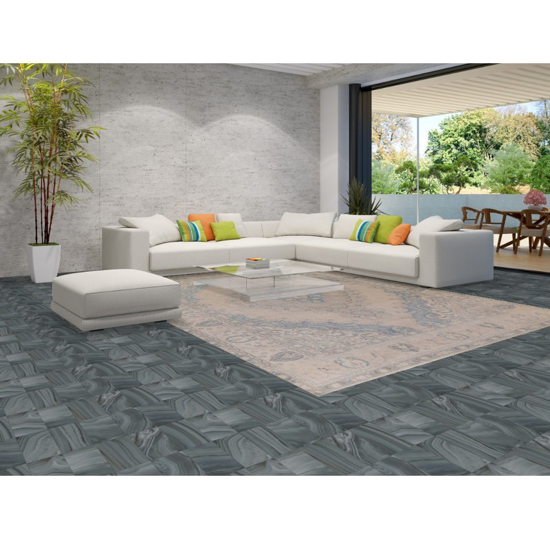 Tapis traditionnel en laine vieilli