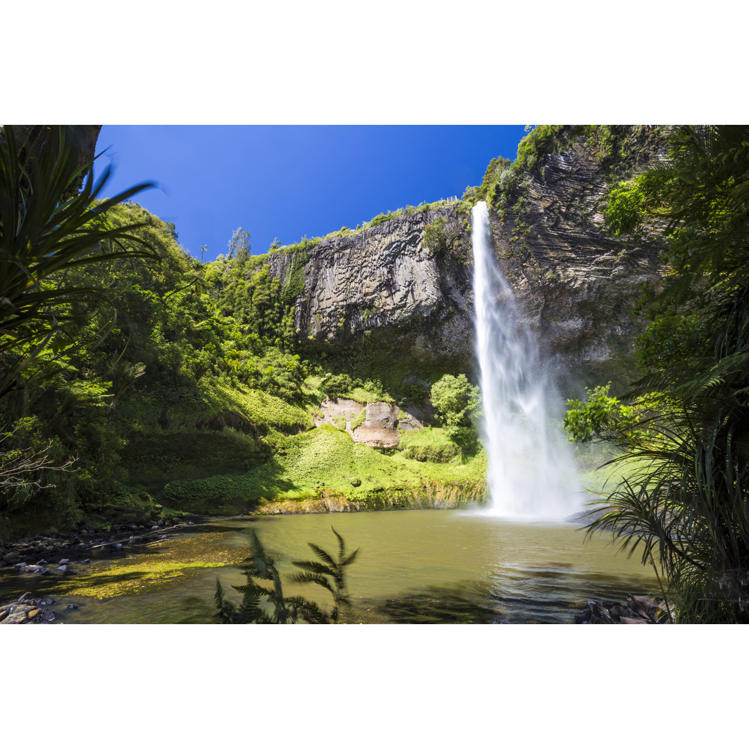 Bridal Veil Falls von Denizunlusu - Kunstdrucke auf Leinwand