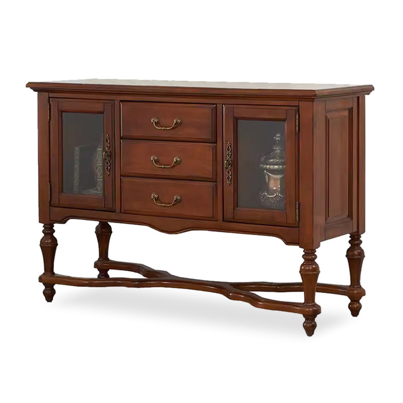 Armoire en bois massif de style américain.