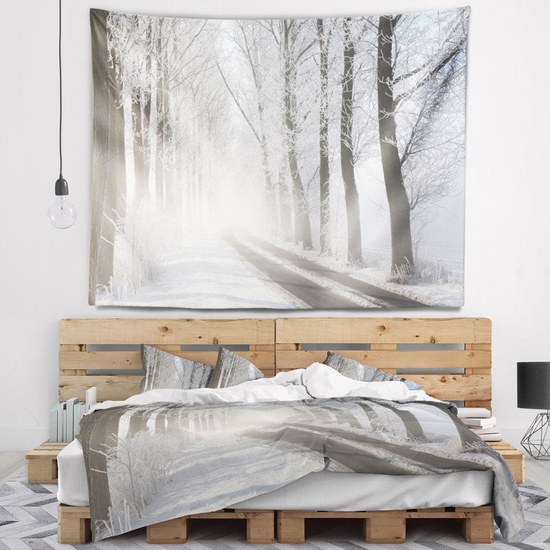 Tapisserie Schafer Landscape Winter Lane in Foggy Morning, H 32 po x l 39 po