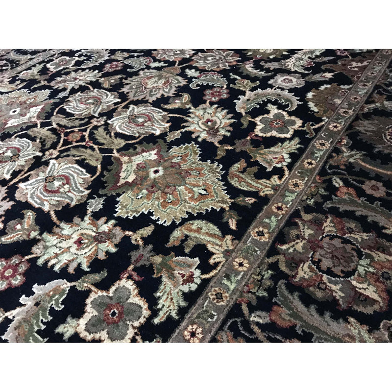 Wool Oriental Area Rug in Black/Ivory/Green