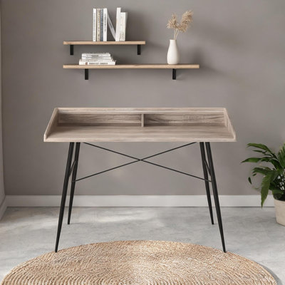 Bureau d'ordinateur rectangulaire avec plateau en panneau de particules beige, base en métal noir en X et hutches de rangement intégrées, 47,25 L, pour le bureau à domicile