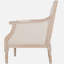 Fauteuil d'appoint français à structure traditionnelle en bois et tissu d'ameublement à finition patinée, simple