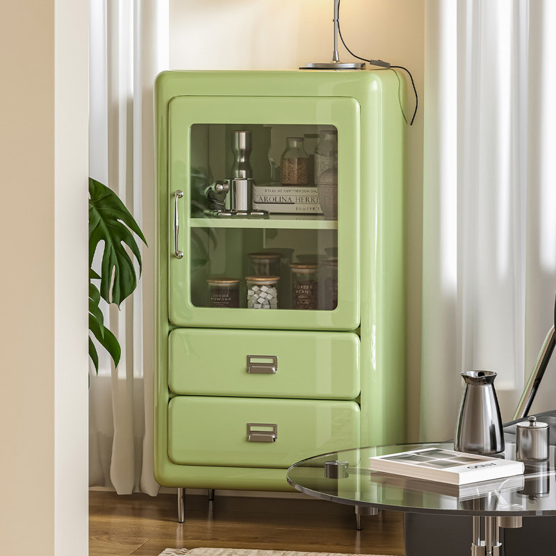 Vert massif + bois manufacturé + vitrines, Vert