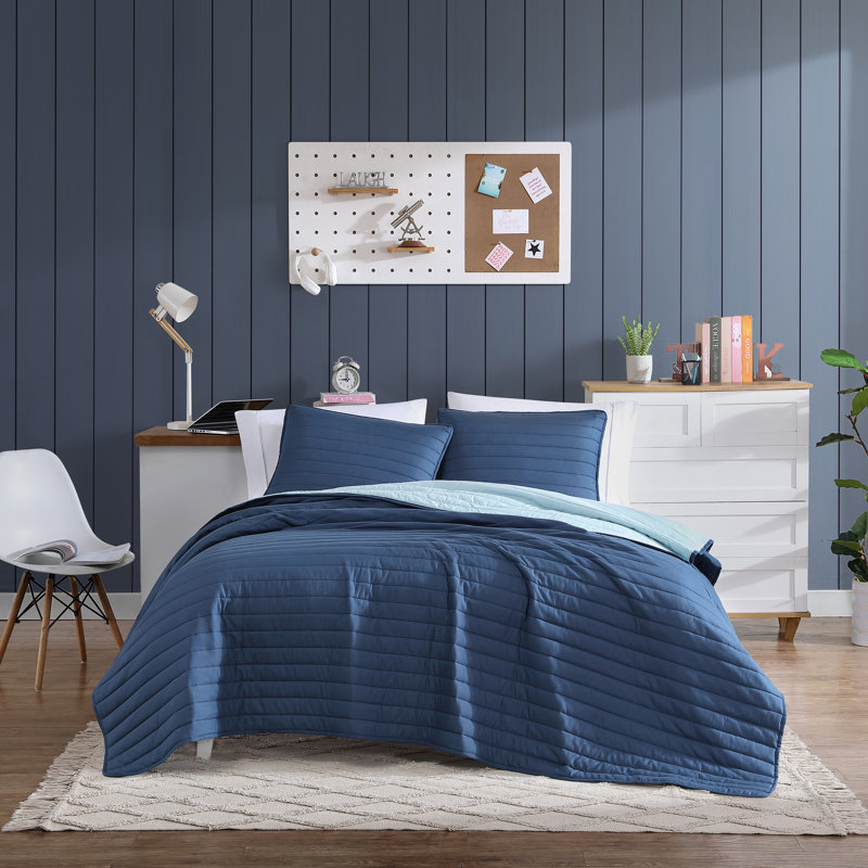 True Classics Microfiber 3-Piece Reversible Quilt Set, Twin Quilt + 1 Standard Sham, Blue