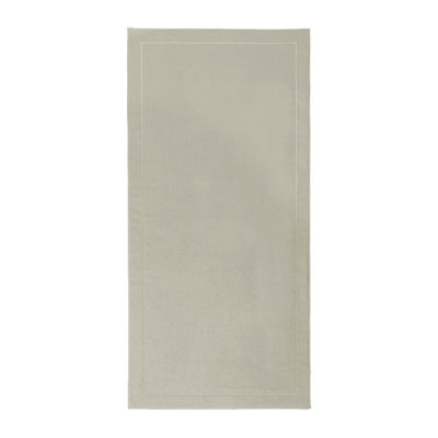 Croisiere Beach Towel