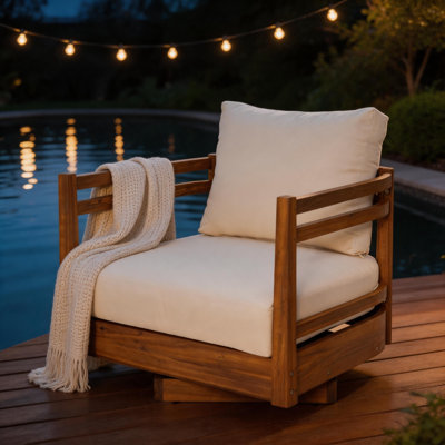 Chaise pivotante d'extérieur en bois d'acacia massif avec coussins beiges résistants aux intempéries
