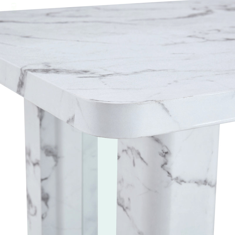 Élégante table de salle à manger en marbre avec un design en verre transparent, une texture délicate et une durabilité minimaliste