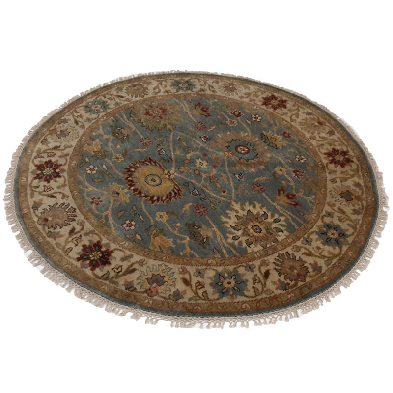 Kellyann Oriental Area Rug in Gray