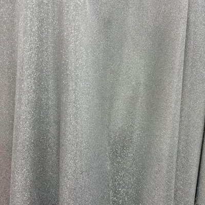 Tissu tricoté lurex argenté à paillettes, vendu au mètre, extensible et scintillant, 152 cm de large, effet métallisé, idéal pour robes, vêtements de danse, costumes et loisirs créatifs.