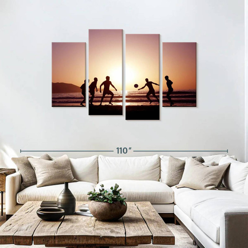 Silhouette de soccer sur la plage Sireci, H 48 po x l 75 po