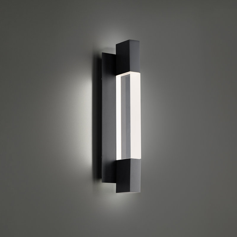 Heliograph Aluminium LED Wall Light, 2700K, 18.13" H x 5.5" W x 3.88" D