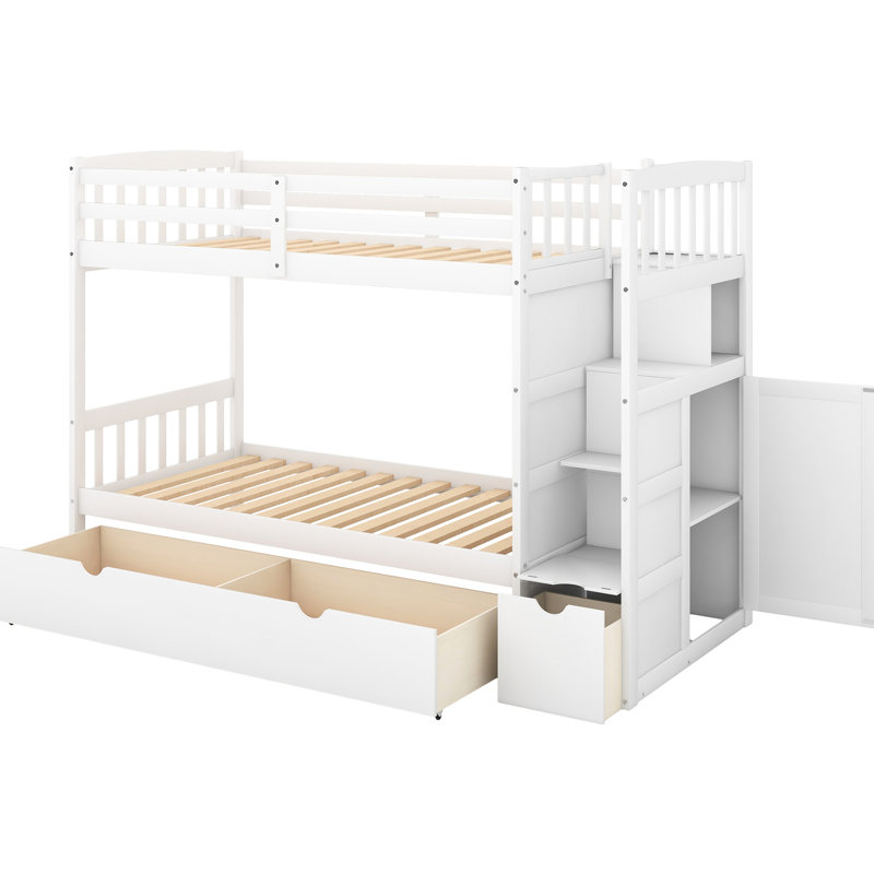 Lit superposé simple au-dessus d'un lit double / double blanc avec tiroir organisé et rangement pour tablettes - Chambre simplifiée dans un espace protégé protégé