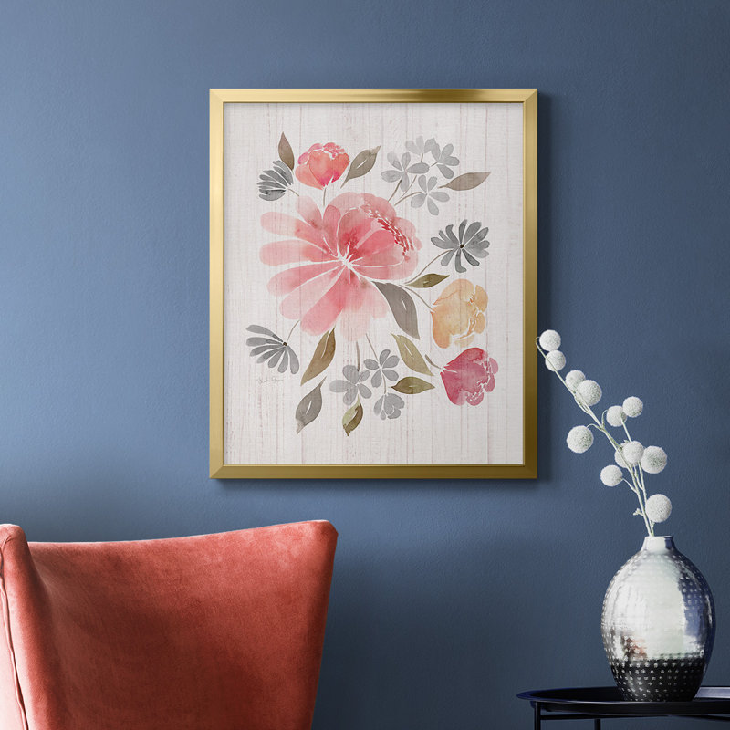 «Loose Peony I», toile encadrée de qualité supérieure - prête à être accrochée, H 20 po x l 16 po, Or