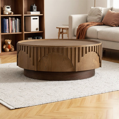 Table basse élégante et moderne avec motif cannelé à la main