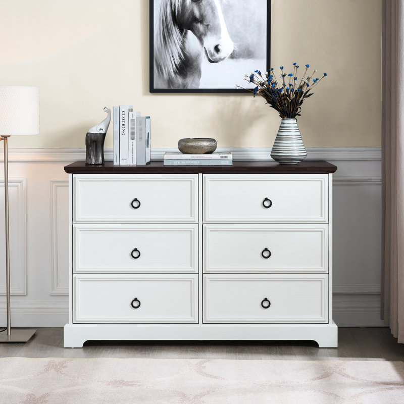 Commode blanche 6 chambres - Intérieur spacieux avec des détails charmants et des rails en métal