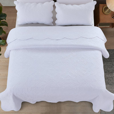 French Country Damask Quilt Set with Scalloped Edge Trim