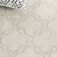 Tapis gris clair / ivoire à motif géométrique Ammundsen-461073996