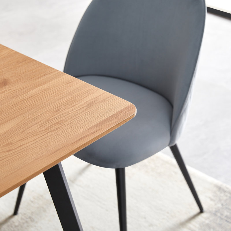 Table de salle à manger en bois