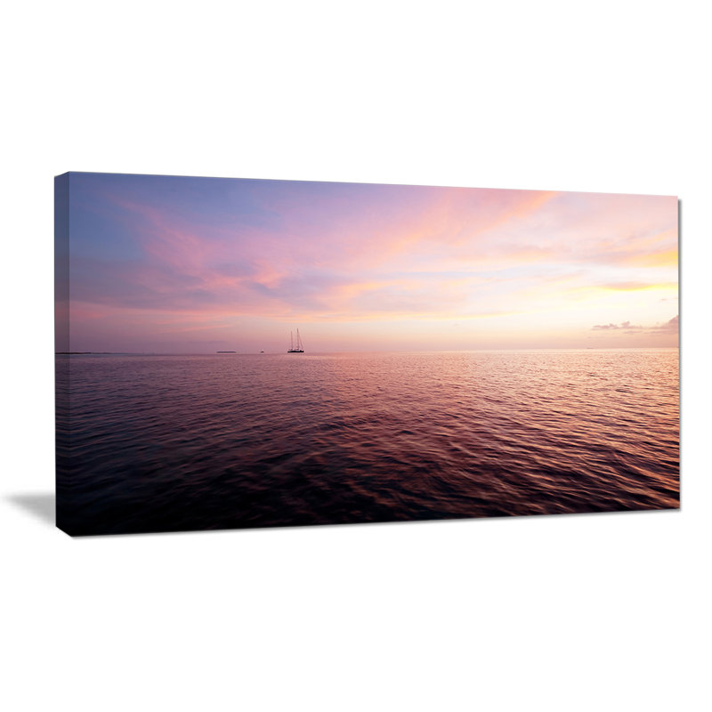 Mauve cloudy seascape view modern beach, reproduction de photo sur toile tendue, H 20 po x l 40 po x P 1po