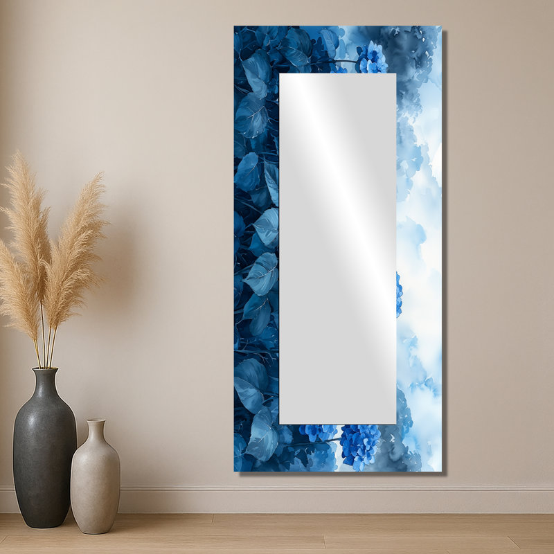Hortensias dans une tempête d'été - miroir floral pour décoration murale - imprimé sur métal, 28 po x 60 po