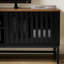 Meuble télé Mid-Century moderne de 63 po avec compartiments de rangement, portes rayées noires, robustes, 4 tablettes, meubles de salon et de chambre à coucher, support pour rangement de 60 po