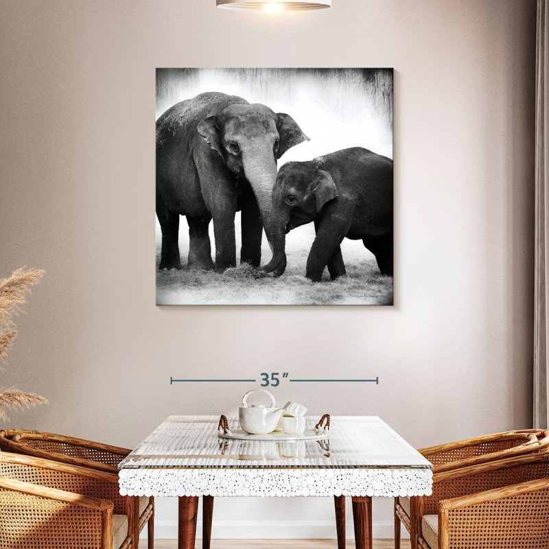 Crowle Elephant BW II, H 39 po x l 39 po