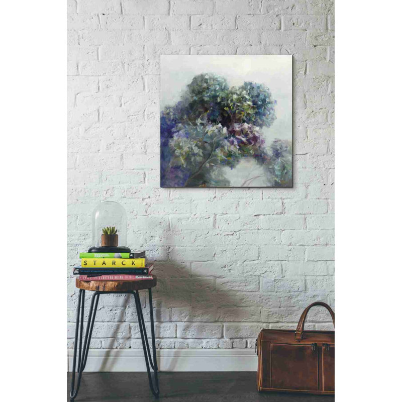 «Abstract Hydrangea» par Danhui Nai, art mural sur toile, H 26 po x l 26 po x P 1,25 po