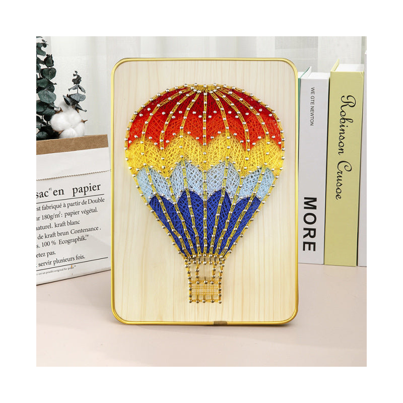 Kit de bricolage String Art - montgolfière. Trousse d'artisanat Wizardi F07-M12-5-DHACE28035