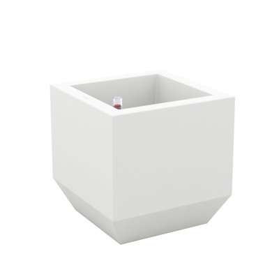 Vela Resin Pot Planter