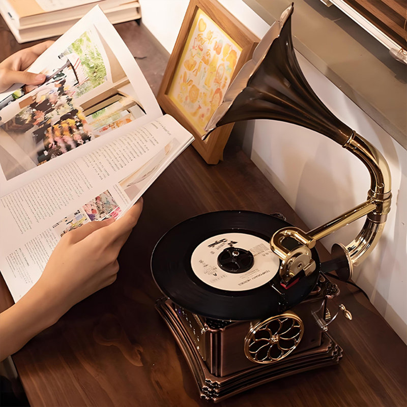 Gramophone rétro or avec connectivité Bluetooth