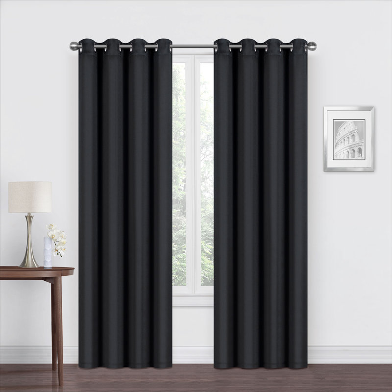 Paire de rideaux occultant en polyester Kinard, L 52 po x L 84 po, Noir