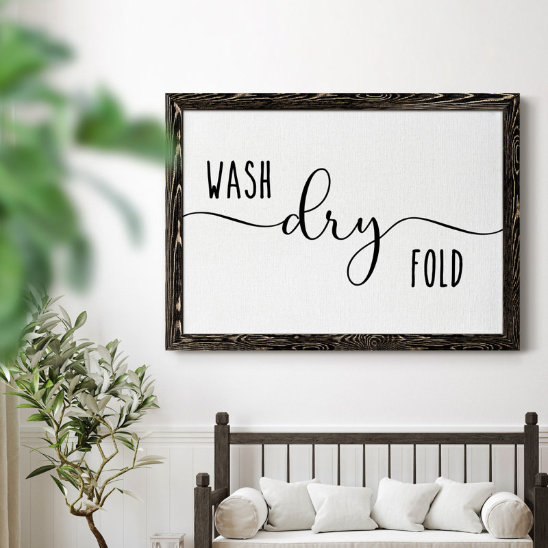 «Wash Dry Fold», art textuel sur toile, H 37,5 po x l 27,5 po x P 1,5 po, Noir