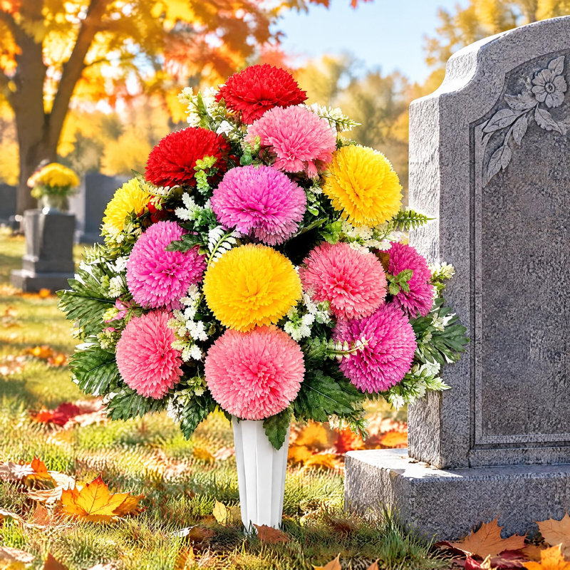 Bouquet d'oeillets artificiels avec vase et œillets, fleurs de cimetière commémoratives, arrangement floral de sympathie pour l'extérieur