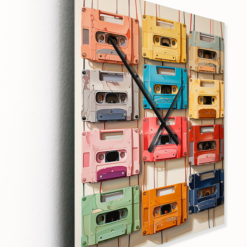 Horloge murale Popart Cassette Tapes, H 32 po x l 24 po x P 1 po