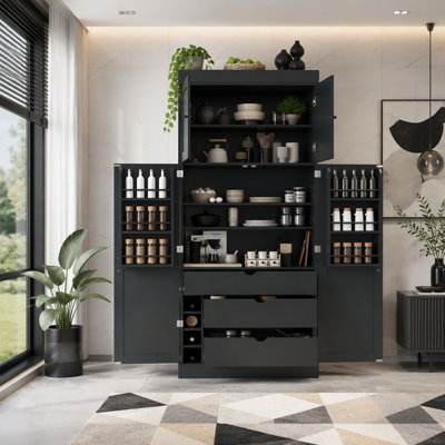 Grand garde-manger autoportant avec tablettes réglables, tiroirs et porte-bouteilles intégrés, style Shaker moderne